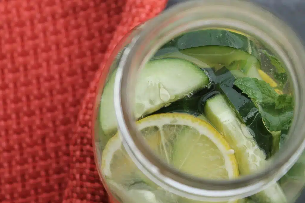 lemon-cucumber-mint-spritzer